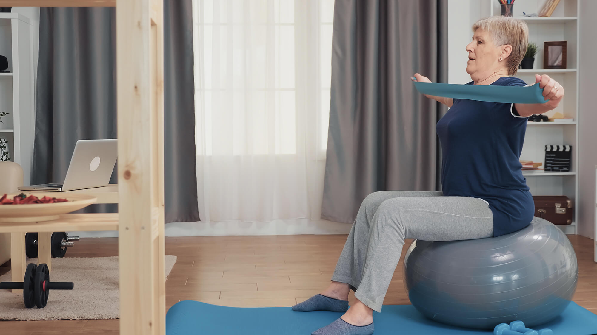Leg-Strengthening-Exercise-for-Seniors