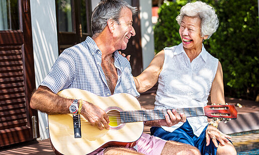 Sing-Your-Way-to-Health--Music's-Benefits-for-Seniors